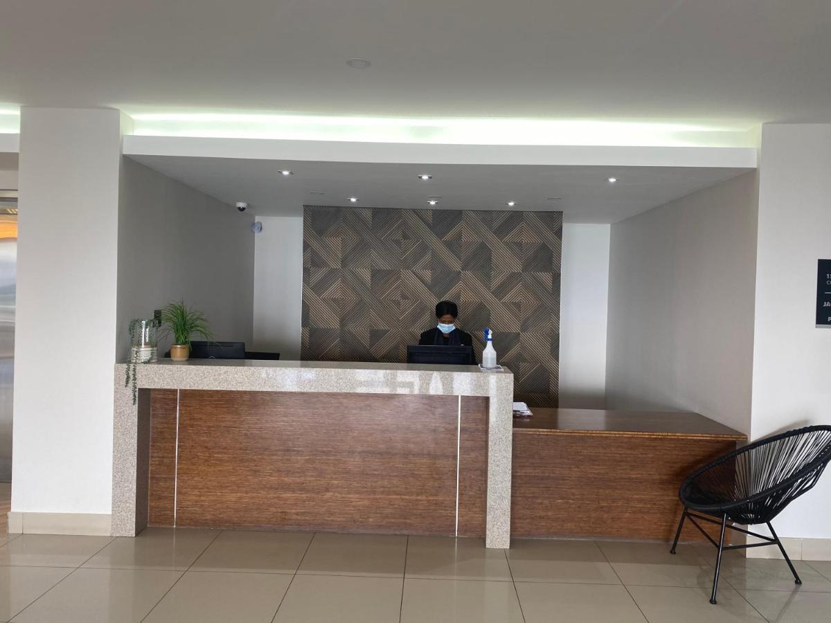 Kennaway Hotel Іст-Лондон Екстер'єр фото